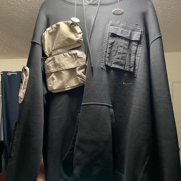 This Travis Scott x Nike hoodie - Picture 2 of 5